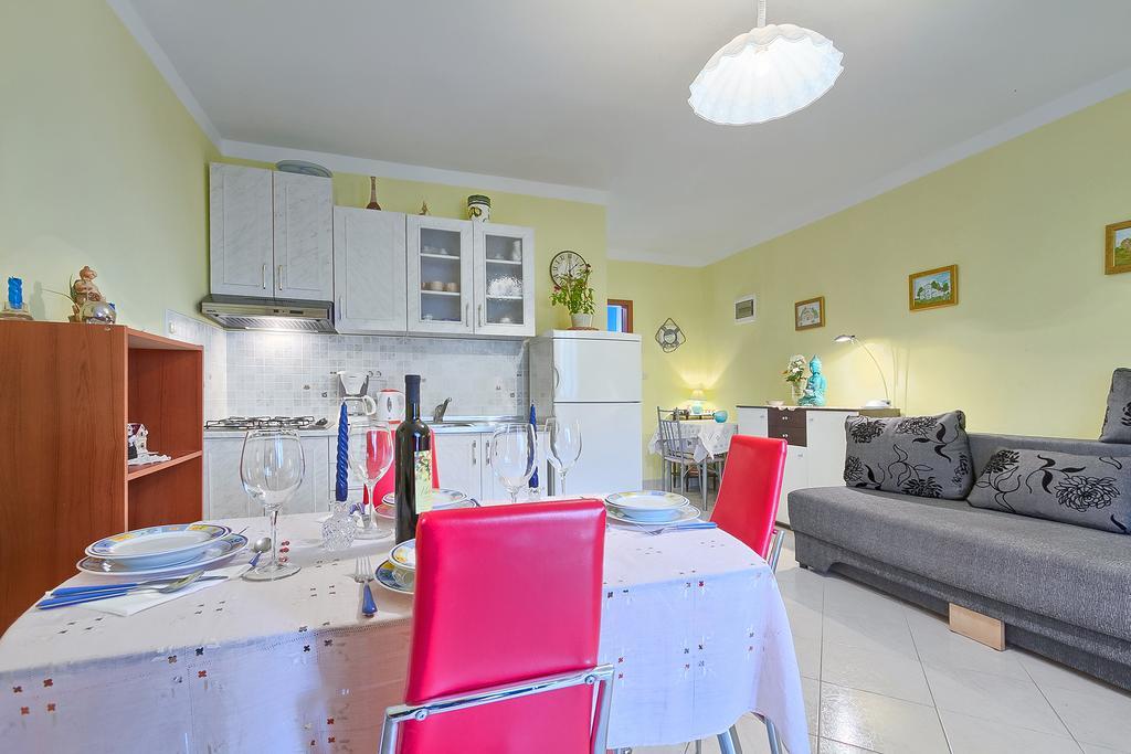 Apartments Valoda Nedescina Exterior photo